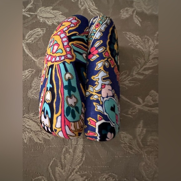 Vera Bradley Glasses Holder - Picture 5 of 6